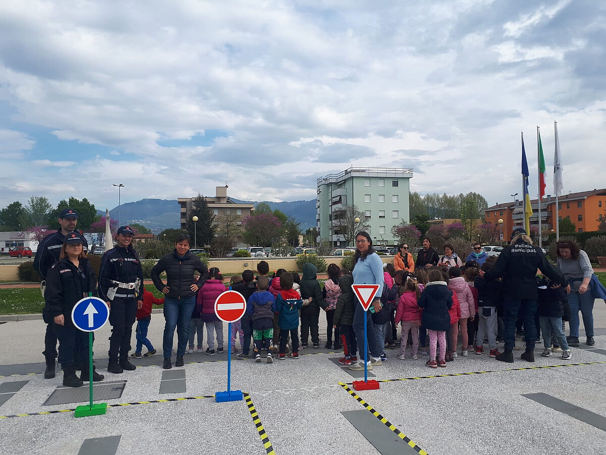 Prova Finale Di Educazione Stradale Per Bambini Della Scuola Dell