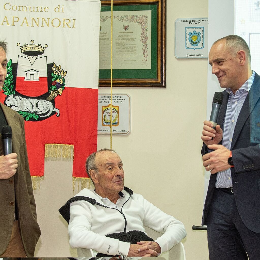 Il sindaco Luca Menesini con Giovanni Toschi e Paolo Bottari