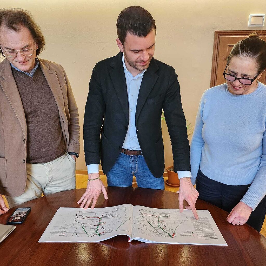 L'assessore Giordano Del Chiaro, l'architetto Francesca Lazzari e il dirigente Luca Gentili 