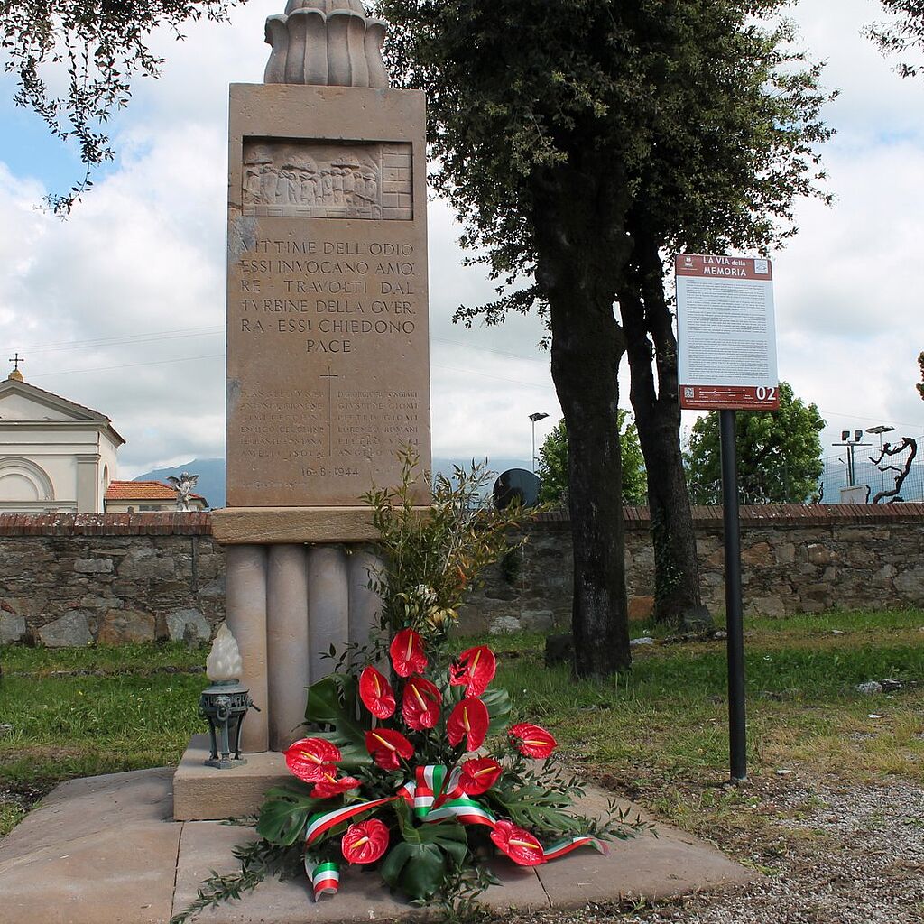 Il monumento ai Martiri Lunatesi