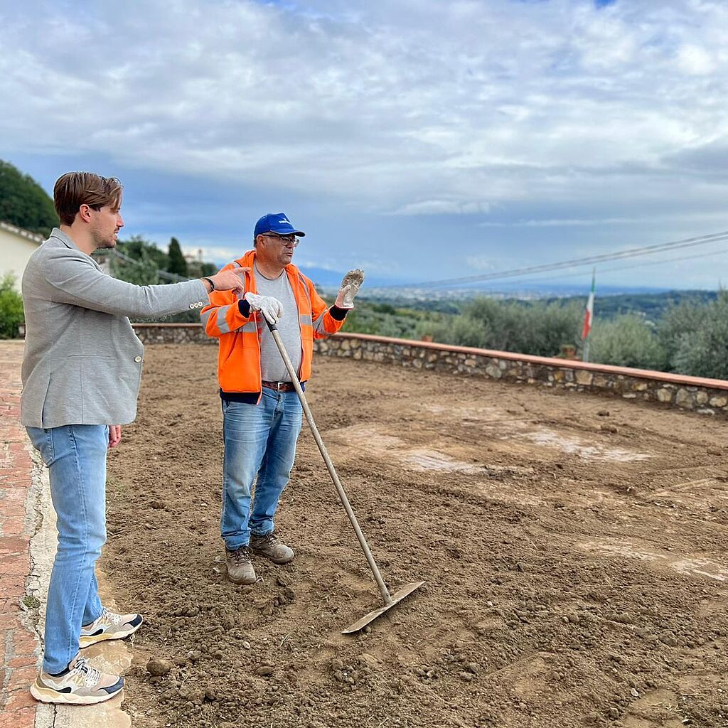 Il vice sindaco Matteo Francesconi durante un sopralluogo a Sant'Andrea in Caprile