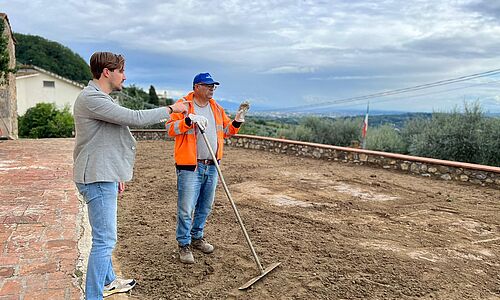 Il vice sindaco Matteo Francesconi durante un sopralluogo a Sant'Andrea in Caprile